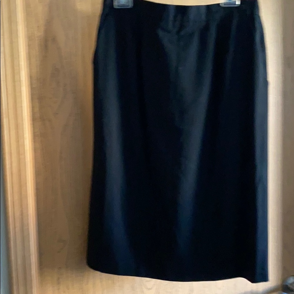3/$15 Sale- Lucia Black Skirt w/pockets Size 14